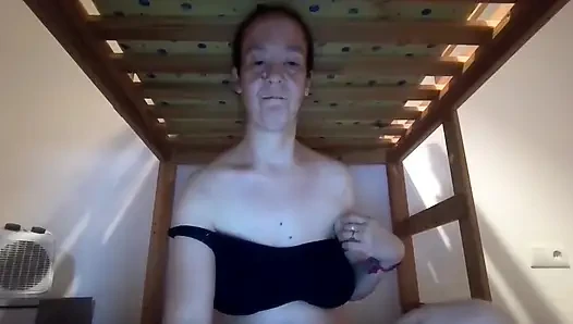 Движение груди с моей чёрной майкой