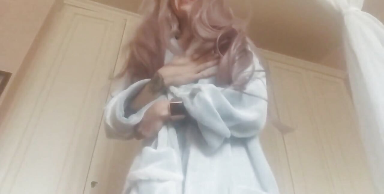 Wees niet verlegen over, schat, het is natuurlijk om een erectie te hebben terwijl je zonder kleren naar me kijkt