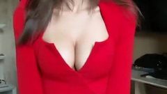 Emily Ratajkowski - gros seins en tenue rouge 2-21-2020