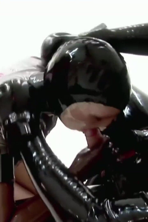 लेटेक्स नकली लंड बांधकर प्यारी बेब की चुदाई में Lezdoms