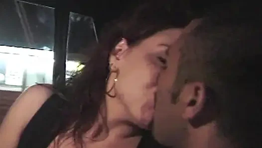 Heiße Taxifahrt: Leidenschaftliche Begegnung