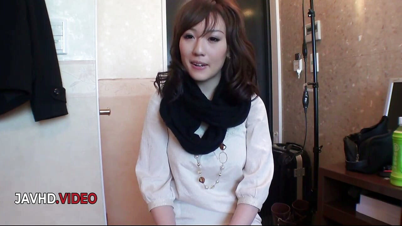 Emiri Mizusawa Ngực Bự Bị Đụ Mạnh Vào Lồn Lông
