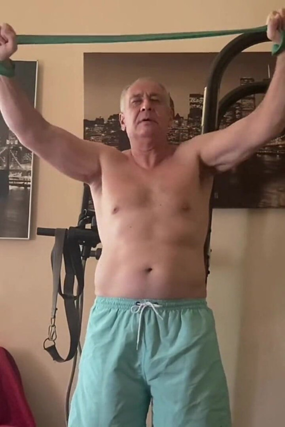 Sporty Man Masturbate on Video