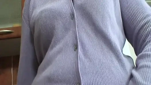 Красивую тинку трахнули дедушка и бабушка на кухне