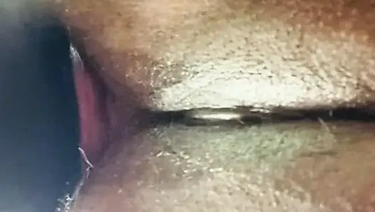 Budak pria menjilati pantat gadis kampus