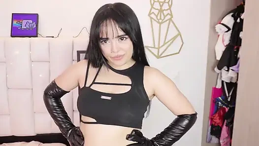 Jennie eldiven fetişi ile vücut değiştirme