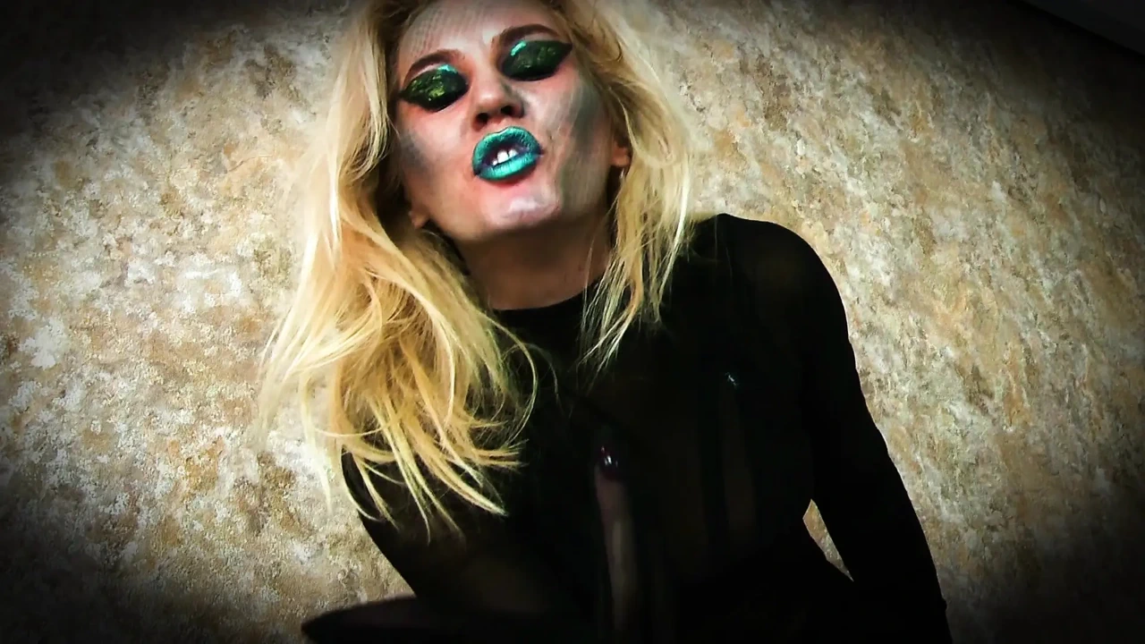 The dark queen experiment