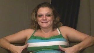 Prostituta grávida tem febre da selva com três bebês negros