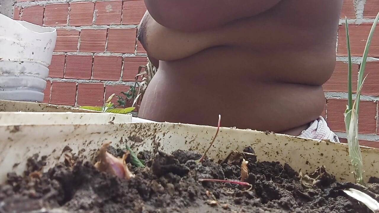 Milf chubby big tits in outdoor