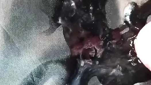 Siyah yünlü bir ladycoat'un cennet gibi astarına 2 boşalma