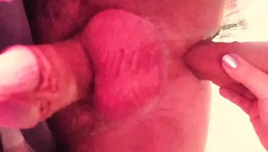 Peras susu anal dengan mengisap kontol dan banyak mani muncrat di mulutku