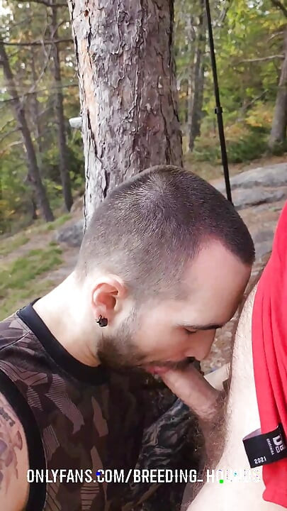 Horny straight bro blowing and kissing while on a mountain hike.