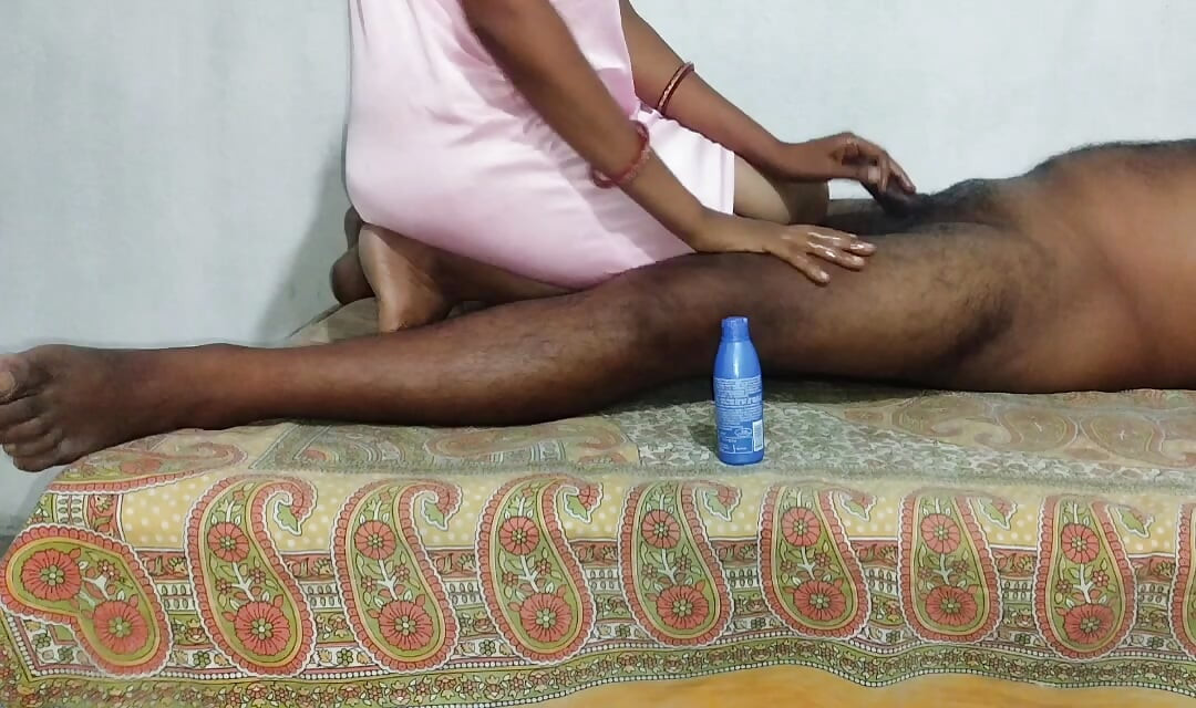 Kaamwali ko bed pe sula ke boor choda aur pani nikala