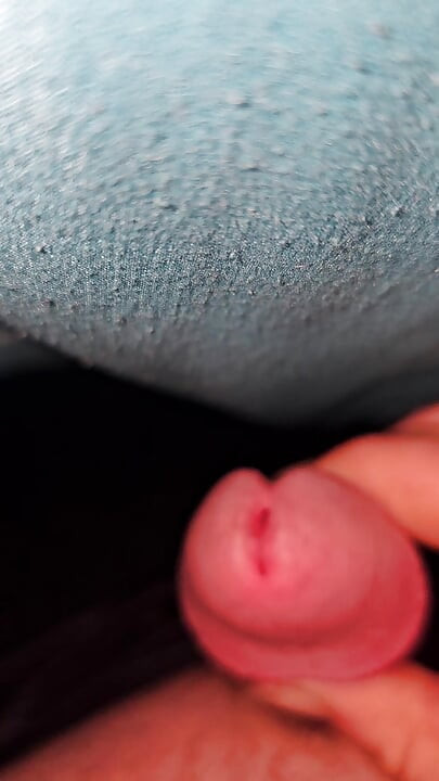 Quick cum before she gets home