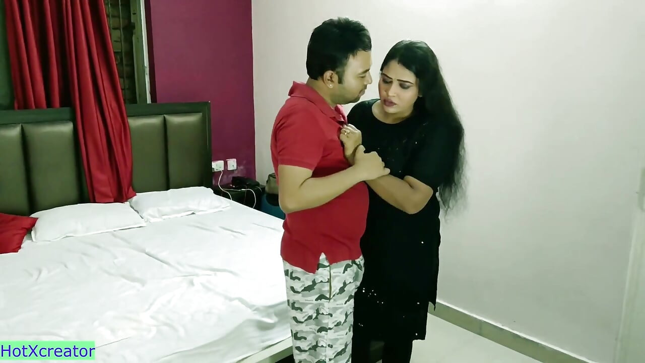 El esposo envía al jefe de la oficina por follar a su esposa caliente - esposa india comparte sexo