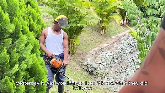 The cheating wife of the Chief ebony Milf carla morelli does not miss the opportunity to fuck the big BBC cock of her gardener!