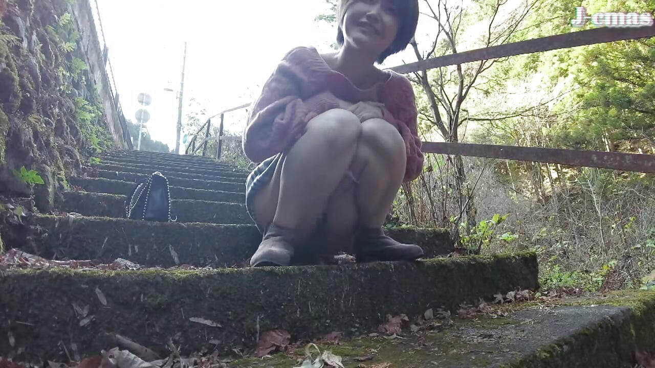 Một người đẹp táo bạo đón nhận bầu không khí cởi mở và để lại một dấu vết ấm áp nơi niềm đam mê tràn ngập hiệp 1 - C