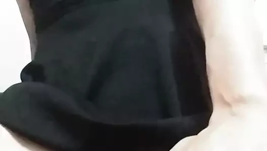 cumming içinde bir elbise