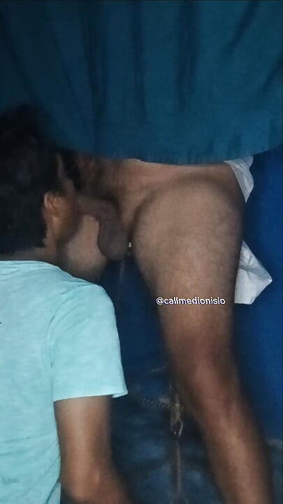 सीधा उसका पहला समलैंगिक अनुभव