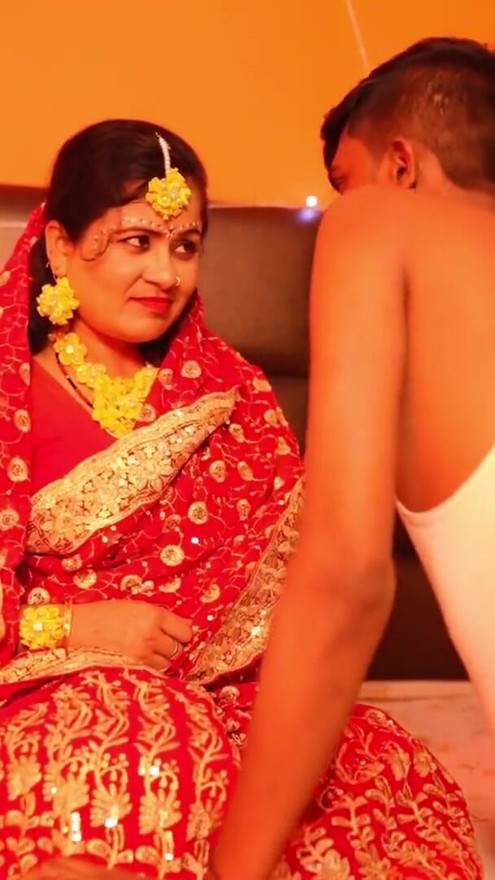 Desi Bahu ki Suhag Raat! New Wife Cheating Sex | Clip 2