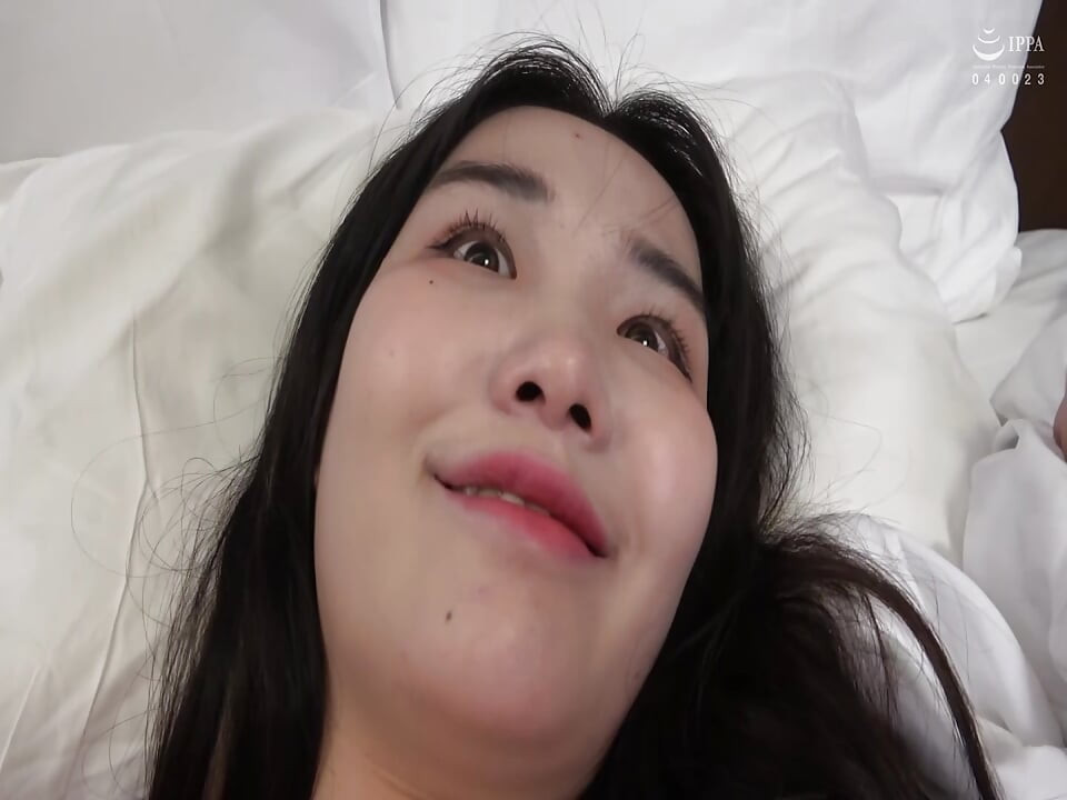 P117G04 A busty beauty I found on a Korean match app! Fly to the site and have sex exchange!