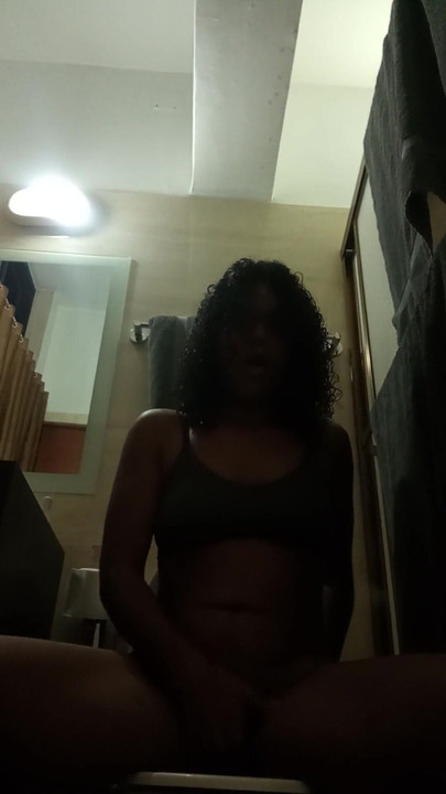 Iconic moment from "Aunt Indi shows off her hot body"