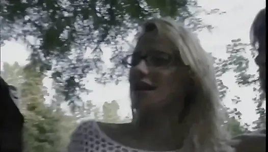 Lezbiyen Üçlü, Ormanda Bir Orgiye Dönüşür