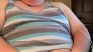 Gordo asiático twink masturbándose de nuevo
