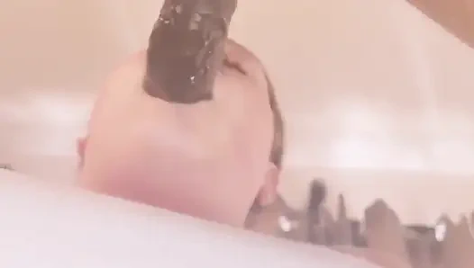 Amatör iri güzel kadın ıslak sakso ve boşalma