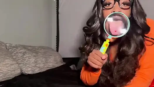 Velma bekommt alle ihre löcher gefüllt