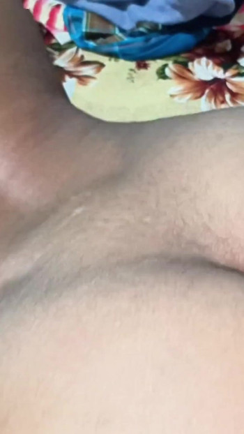 Ma copine suce ma grosse bite puis je baise ma femme brutalement et elle se fait désir nocturne, partie 4 | Clip 2