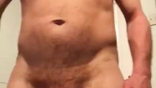 Gingerguy bir oyuncak kullanır