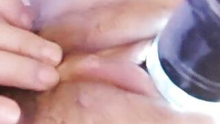 Vibrator masturberen tot spuitend orgasme