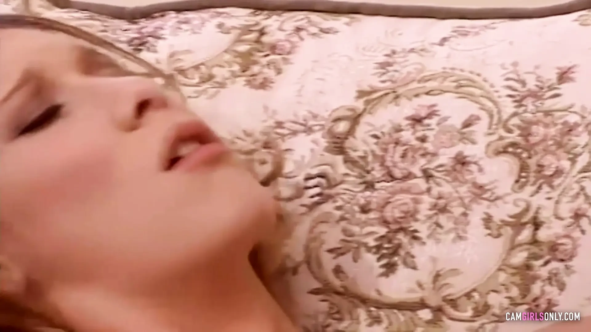 Onalar haqida porno video