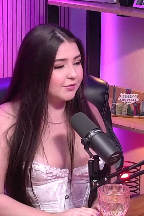 Śliczne BBW i jej dziewczyny w Brudnej Rozmowie Dziwki