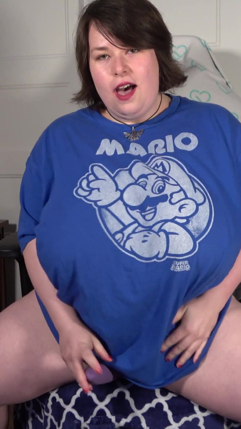 Massive Tits Gamer Girl Cums with a Wand Vibrator in a T-Shirt | Clip 1