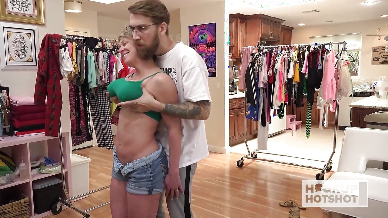 Bts - Slutty Dee Williams Is Horny for Bryan Gozzling's Rough Sex