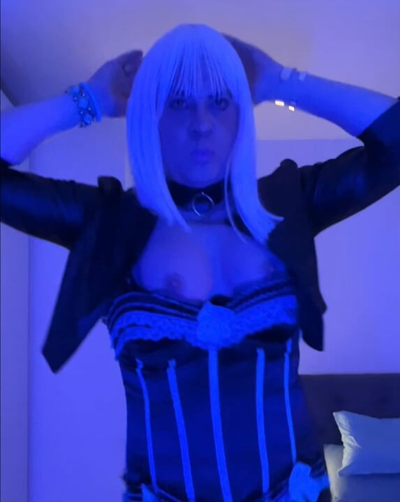 CrossGaby blond