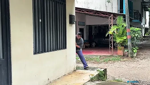 Kıvrımlı MILF Mara Seks Bir Hırsızla Yatıyor