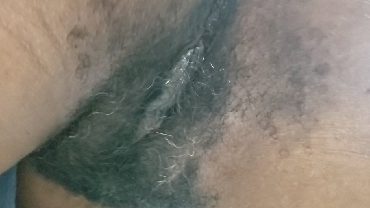Mature queen dominates the art of pure unrestrained pleasure in a luxury hotel suite