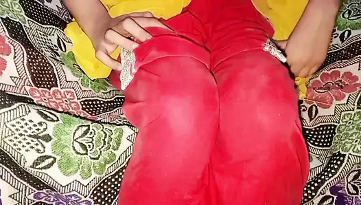 Desi Maal Ko Ghar Pe Bulakar Choda Doggystyle men
