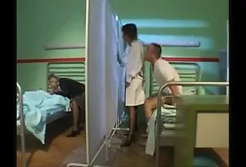 Female nurse starts a hot hospital 4-way