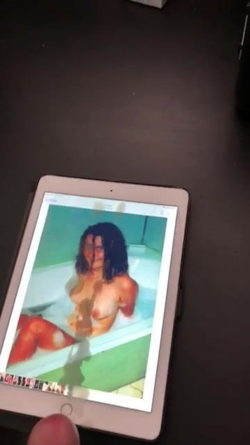 Cum tribute