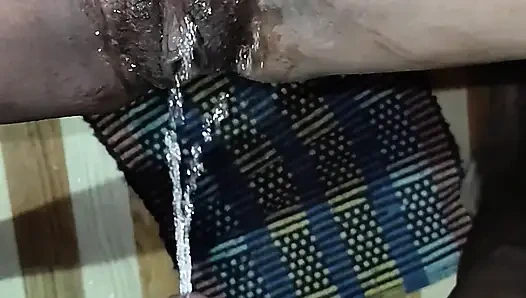 Дези в туалете в киске