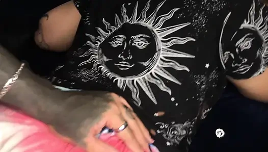 Я обнаруживаю, что шлюшка моей сводной сестры мастурбирует, а затем я даю ей трах в жизни, как шлюшка | В видео от первого лица - Mey Mey