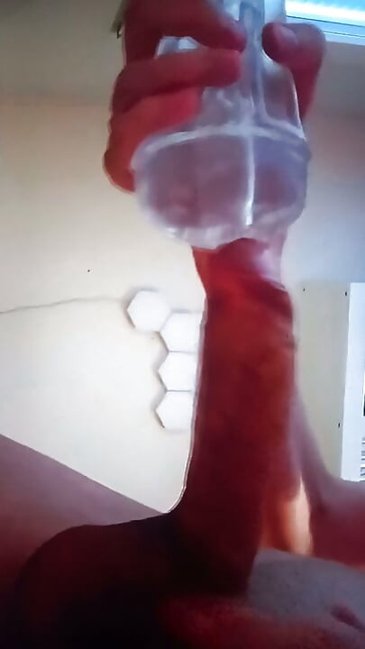 Femboy Algérie plays with his 💦