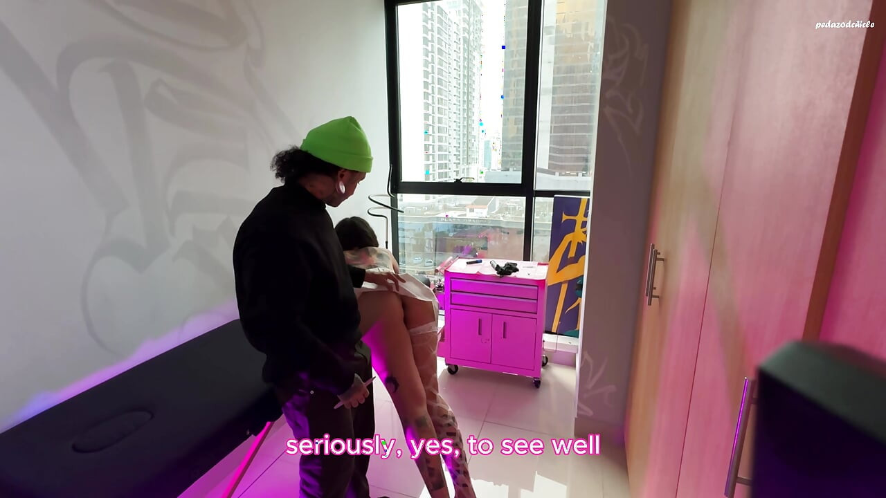 I fucked the girl with the split tongue during her tattoo session she was horny.