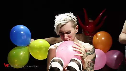 Luft Anhalten porn video – NICKY AND LUFT BALLOONS
