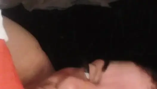 Она обожает сосать и трахаться с большим черным членом