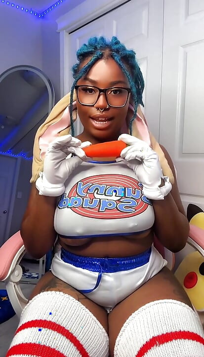 Lola Bunny Hides Her Carrot Pt 1